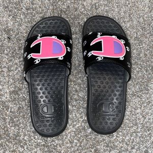 Slides/ sandals